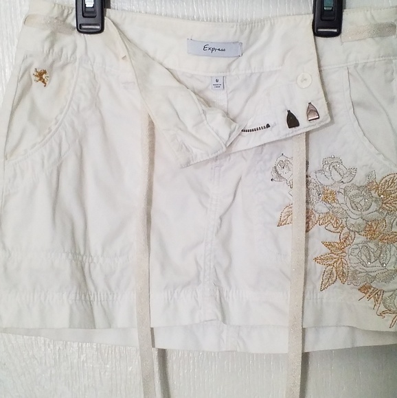 EXPRESS SKIRT Gold Embroidery Roses Sequins WHITE 4 pocket, ribbon tie Size 0 - Picture 10 of 14